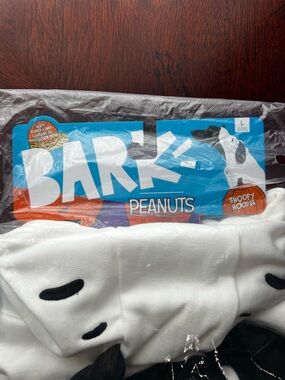 NWT Bark's Peanuts Snoopy White Dog Hoodie Costume, Large